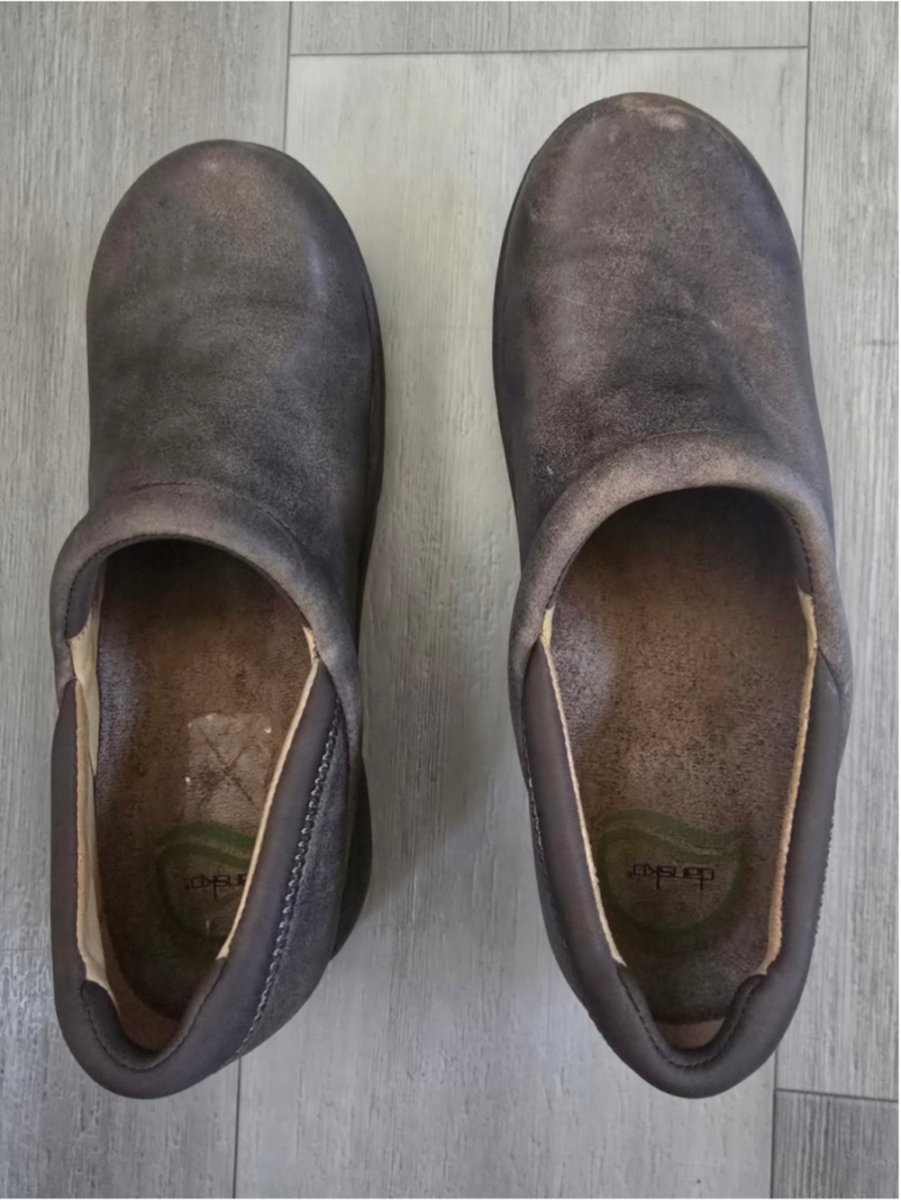 Women's Dansko Clogs Distressed Brown Size 7.5 - Picture 2 of 6